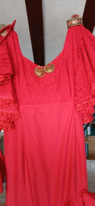 Traje de flamenca rojo y blanco