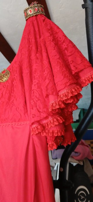 Traje de flamenca rojo y blanco