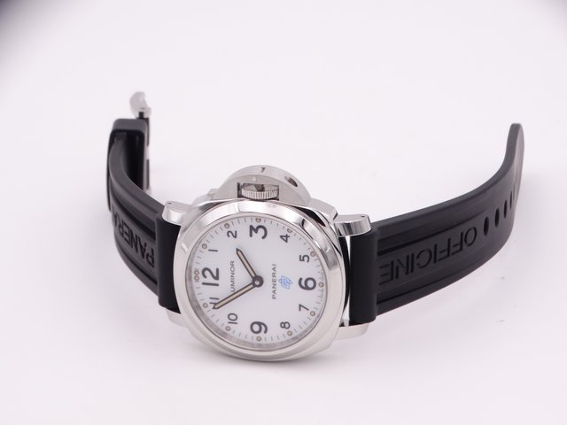 PANERAI Luminor Base Logo 44mm PAM00630