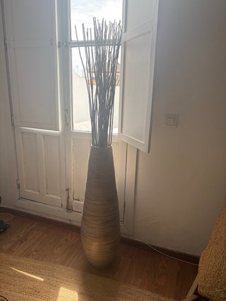 Jarrón grande decorativo con ramas