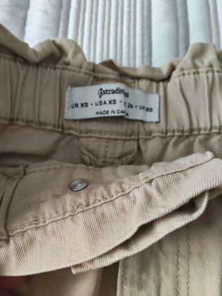 Pantalón beige de cintura alta