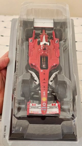 Ferrari f1 F2004 Michael Schumacher 1:24