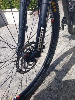 Bicicleta Montaña (MTB),está casi nueva, poco uso.