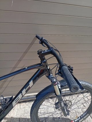 Bicicleta Montaña (MTB),está casi nueva, poco uso.