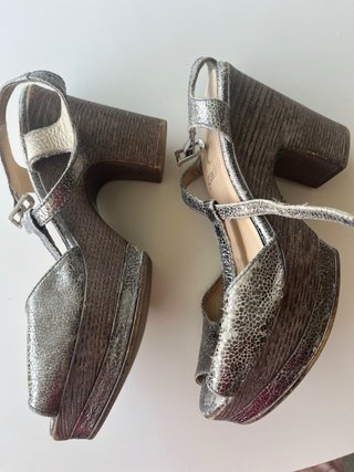 Sandalias tacón y plataforma. Marca Gadea