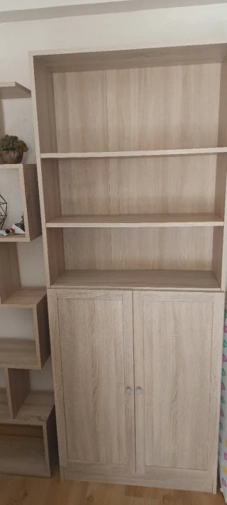 Estantería de madera color beige/marrón