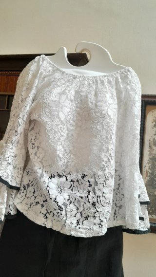 Gonna lunga e blusa pizzo
