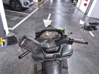 Suzuki Burgman 400 con etiqueta medioambiental