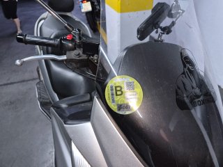 Suzuki Burgman 400 con etiqueta medioambiental