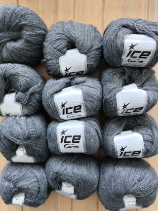 12 ovillos lana gris oscuro