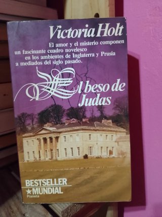 Libro "El beso de Judas" de Victoria Holt