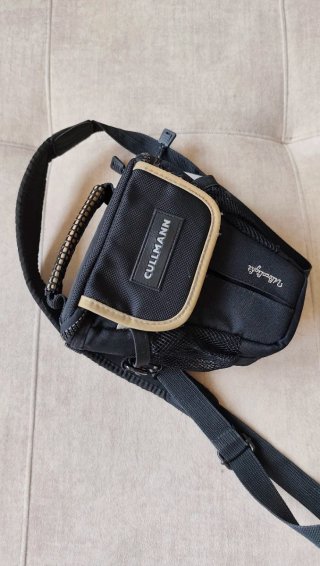 Funda Cámara Cullmann Ultralight Negra.