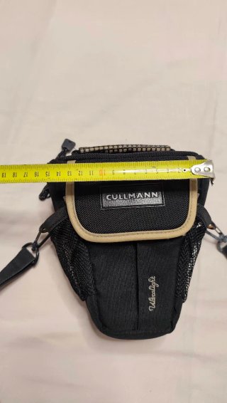 Funda Cámara Cullmann Ultralight Negra.