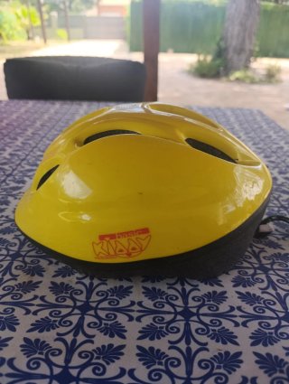 Casco bici niño amarillo y azul