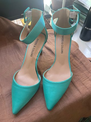 Zapatos de raso azul turquesa sin estrenar