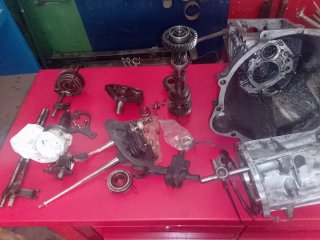 CAJA DE CAMBIOS MITSUBISI PAJERO 1988.
