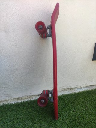 Monopatín rojo retro 80'