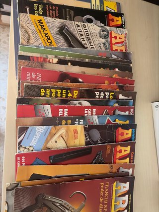 Revistas Armas de 1983. Son unas 17