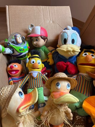 Caja de juguetes: Buzz, Donald, Epi, Blas y más