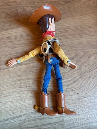 Caja de juguetes: Buzz, Donald, Epi, Blas y más