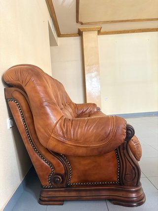 Sofá 3 plazas y 2 butacas madera y piel