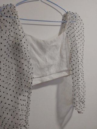 Blusa blanca mangas transpa. lunares(Pinto/Atocha)