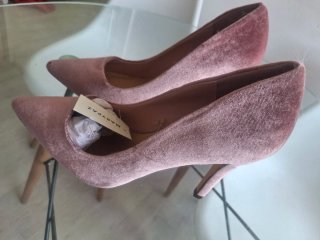 Zapatos de tacón rosa