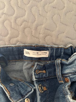 Pantalón vaquero campana