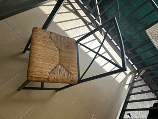 Mesa forja y 4 sillas cristal