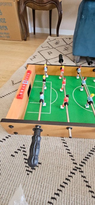 Futbolín de madera nuevo