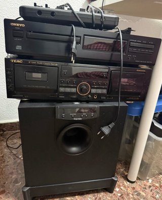 Bombo, 5altavoces grupo musical con mesa de mezcla