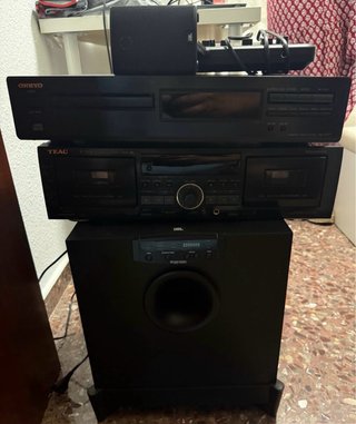 Bombo, 5altavoces grupo musical con mesa de mezcla