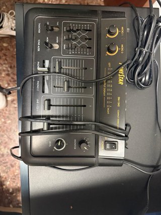 Bombo, 5altavoces grupo musical con mesa de mezcla