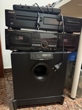 Bombo, 5altavoces grupo musical con mesa de mezcla