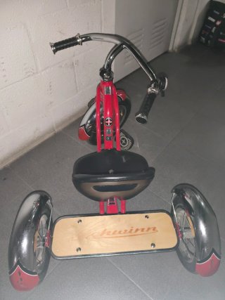 Triciclo Rojo Schwinn