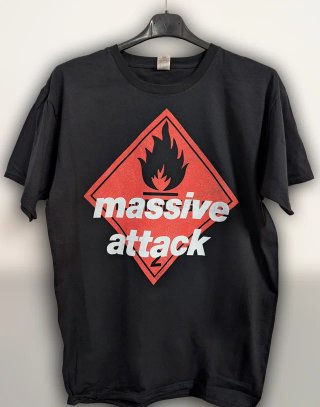 Camiseta Massive Attack  (Talla L Algodón Grueso)