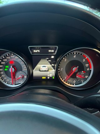Mercedes-Benz Clase CLA 180  2014