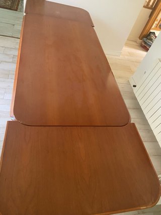 Mesa de comedor de madera cerezo