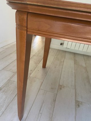 Mesa de comedor de madera cerezo
