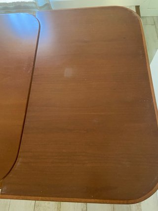 Mesa de comedor de madera cerezo