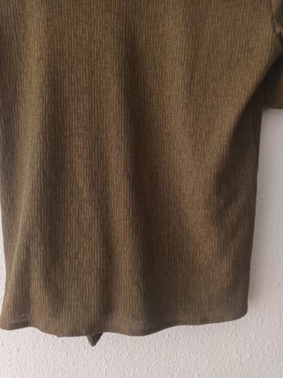 CAMISETA ESCOTE PICO