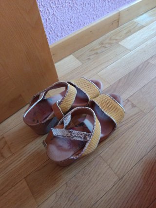 Sandalias de Piel Marila color amarillo. Talla 37