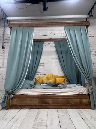 Estructura Cama Atrezzo Madera y Tela