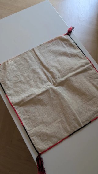 Tapete/Funda Cojín Bordado a Mano Antiguo