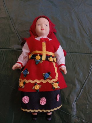 Muñecas de porcelana artesanales.