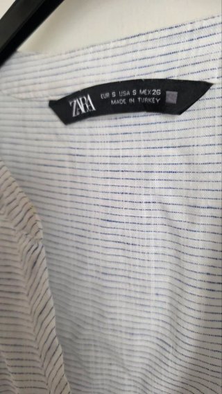 Blusa Zara Rayas Blancas y Azules. TS