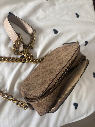 Bolso Guess Marrón y Dorado