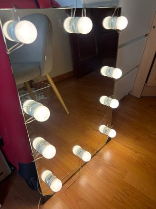 Espejo con luces LED