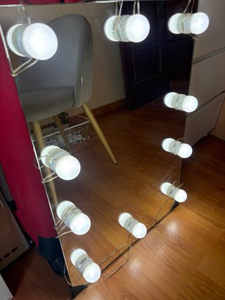 Espejo con luces LED