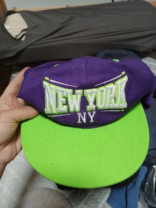 Gorra infantil dinosaurios